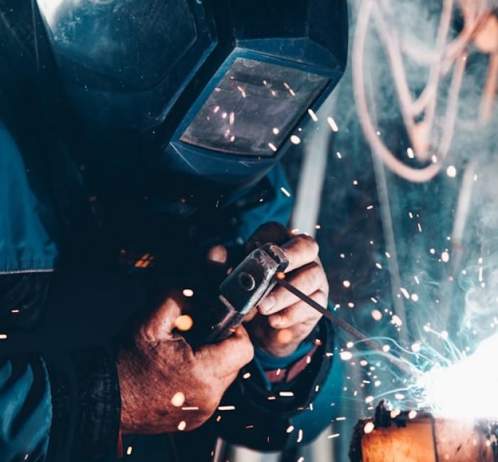 photo-1504328345606-18bbc8c9d7d1